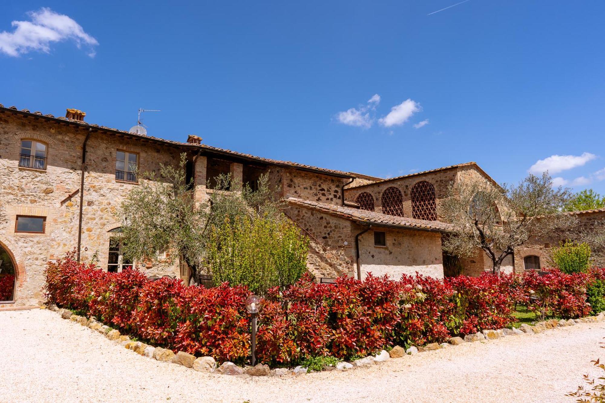 Villa Le Beringhe - Wine Pool & Relax Colle di Val d'Elsa Exterior foto