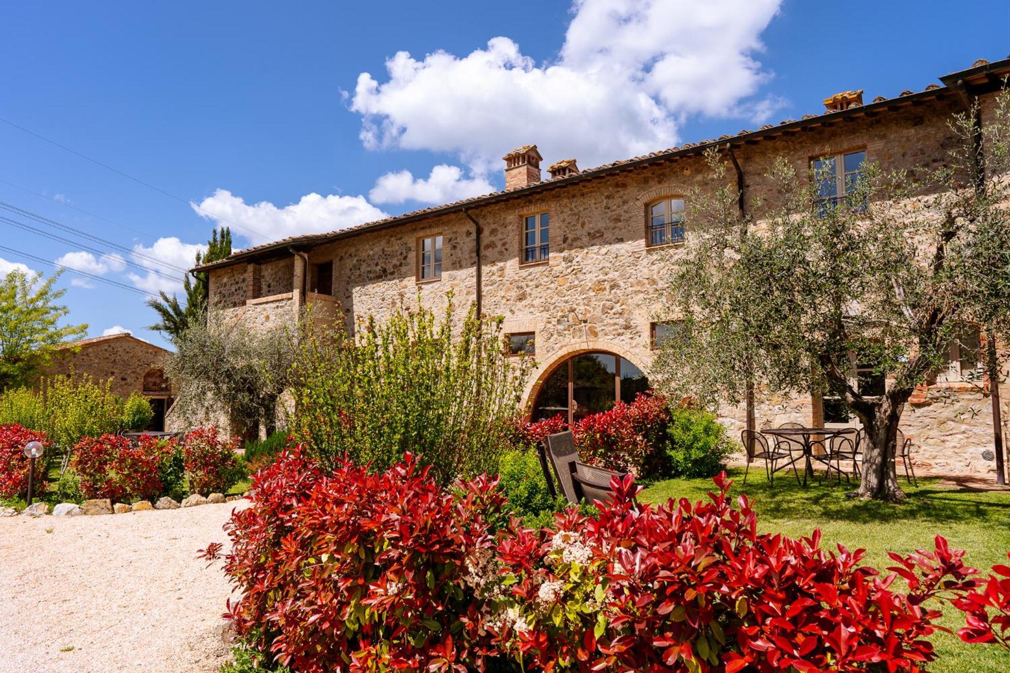 Villa Le Beringhe - Wine Pool & Relax Colle di Val d'Elsa Exterior foto